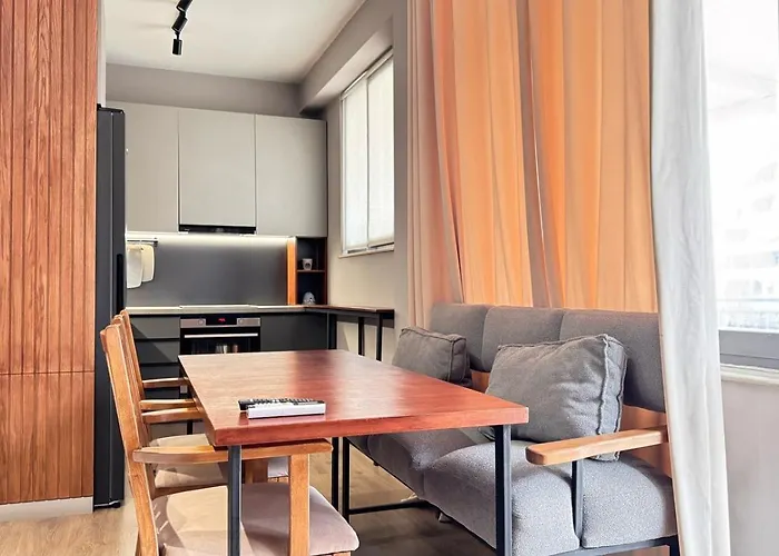 Terrace Flat In Heart Of Tirana
