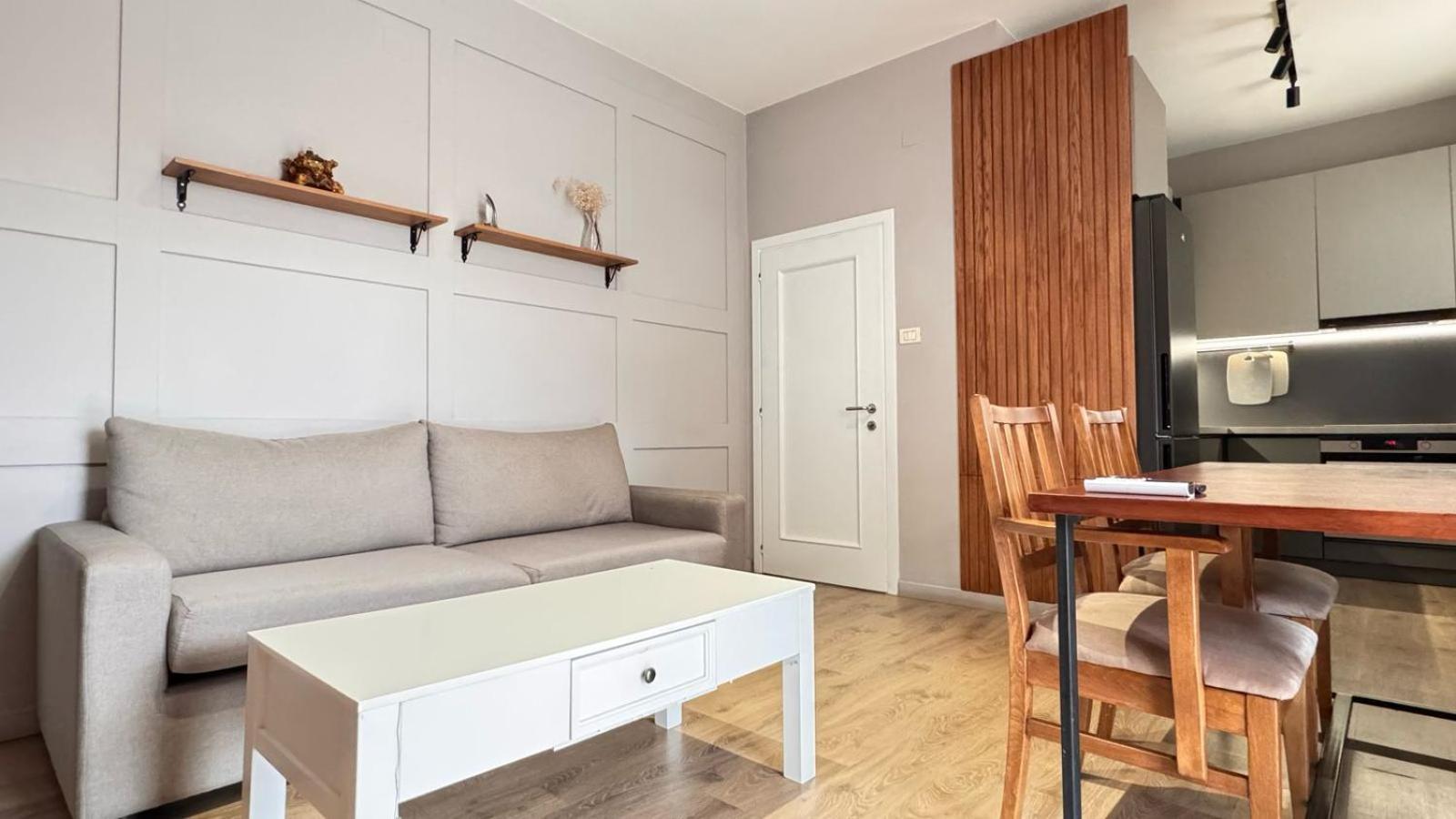 Apartment Terrace Flat In Heart Of